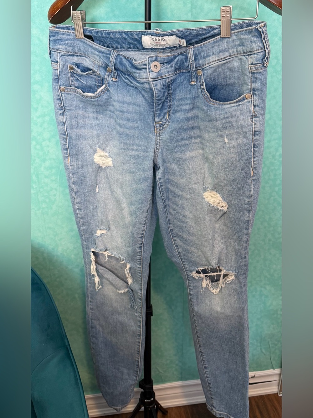 ✨💙Torrid Light Blue Distressed Jeans
